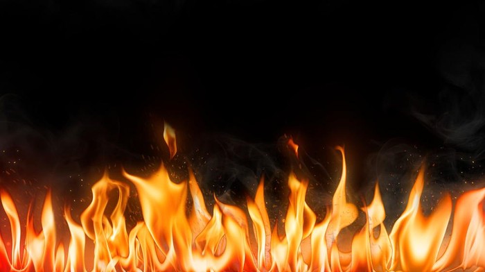 Kebakaran di Gandamekar Bekasi Picu Kepanikan Warga, Petugas Damkar Bergerak Cepat Lakukan Pemadaman