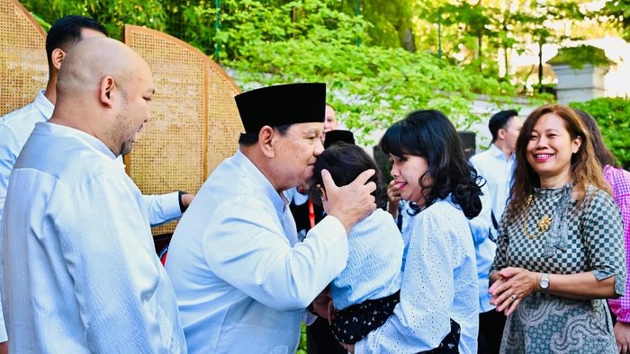 WNI di Paris Haru Bisa Rayakan Iduladha Bersama Presiden Prabowo di Wisma Indonesia