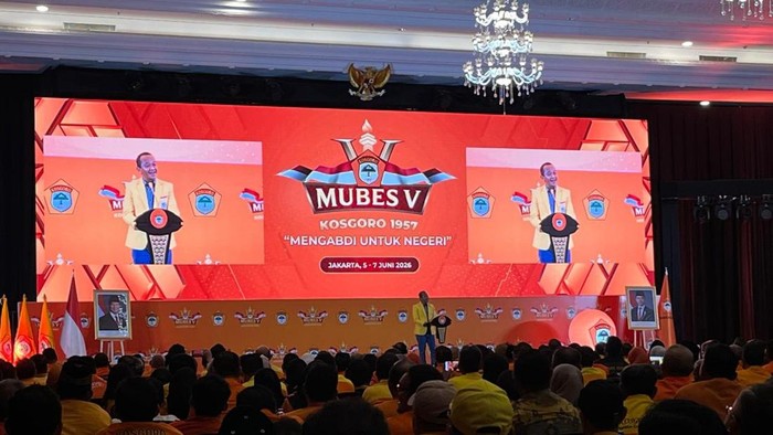 Bahlil Lahadalia Terkejut Disambut Lagu Khusus Saat Hadiri Mubes V Kosgoro